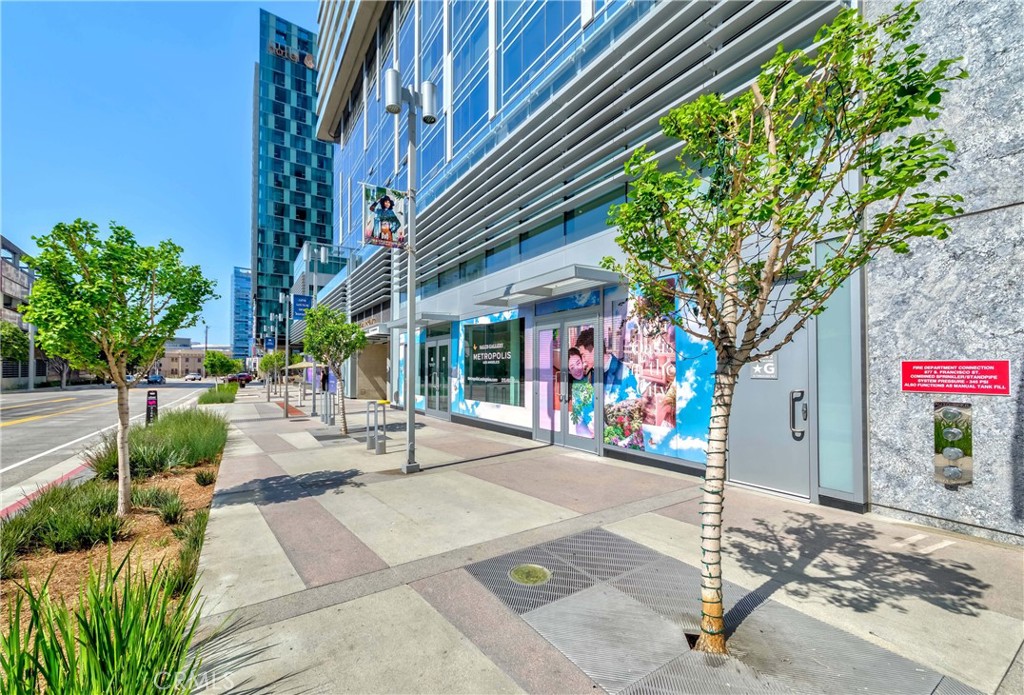 877 Francisco Street 4211
