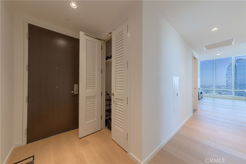 877 Francisco Street 4211