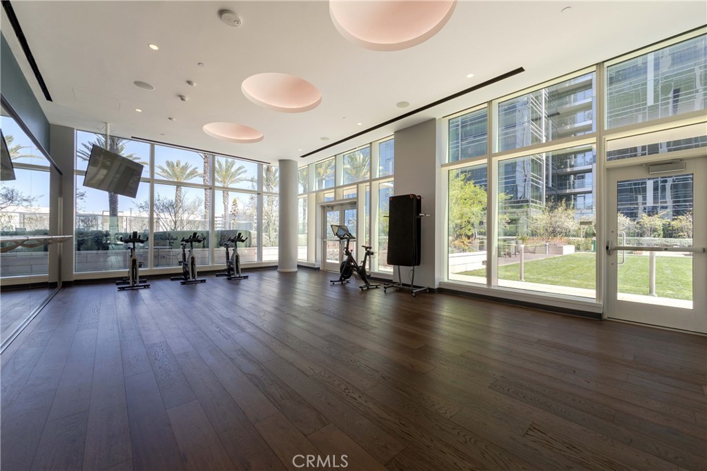 877 Francisco Street 4211