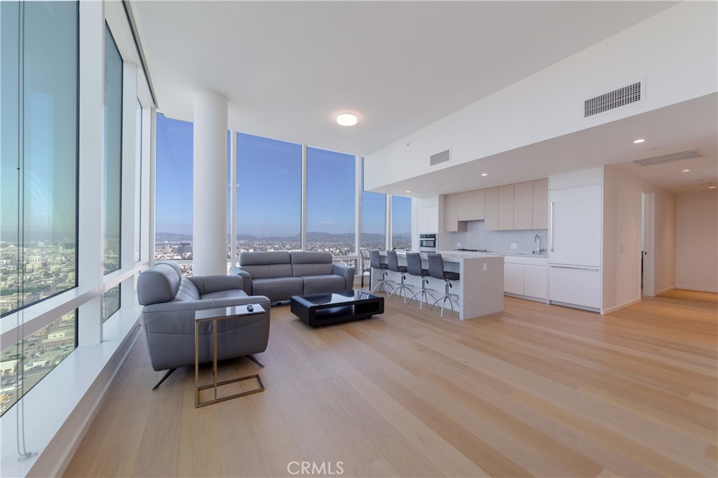 877 Francisco Street 4211