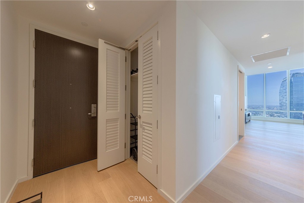 877 Francisco Street 4211