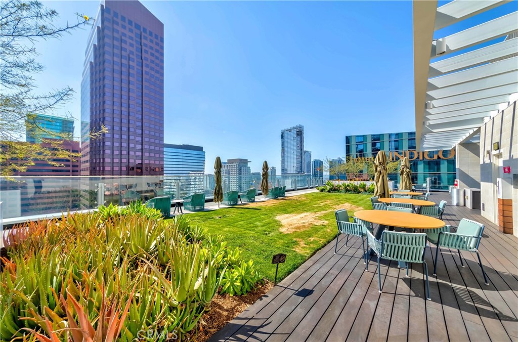 877 Francisco Street 4211