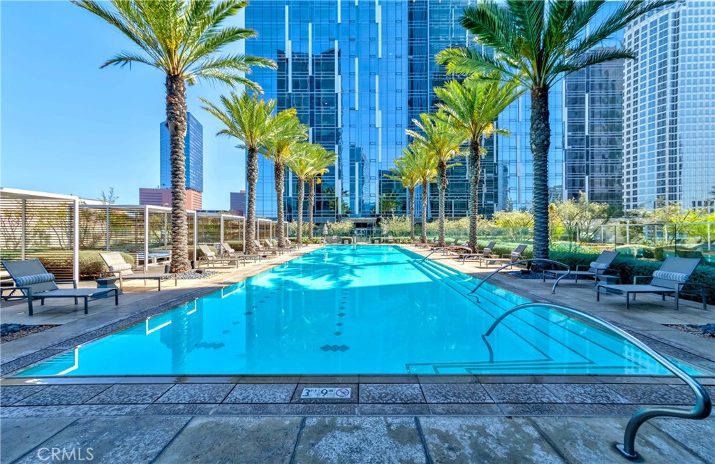 877 Francisco Street 4211