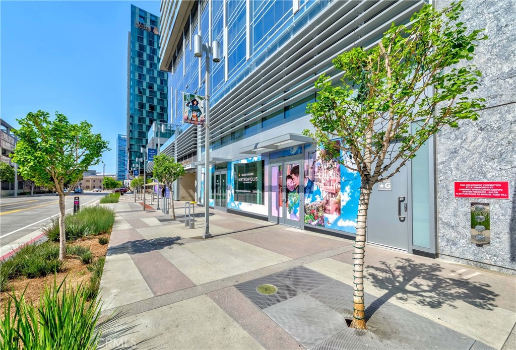 877 Francisco Street 4211