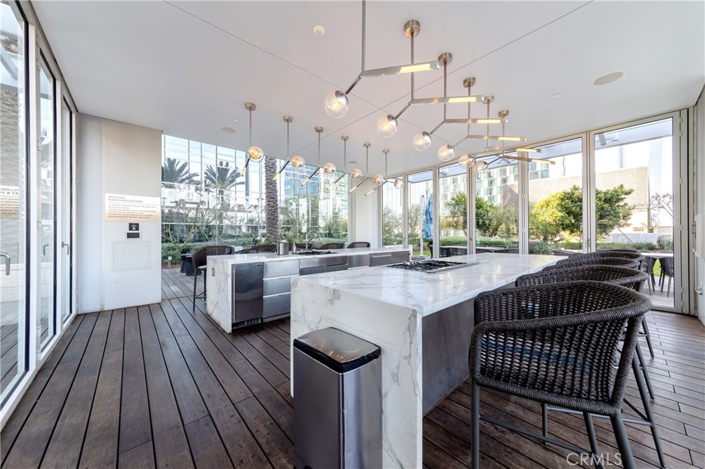 877 Francisco Street 4211