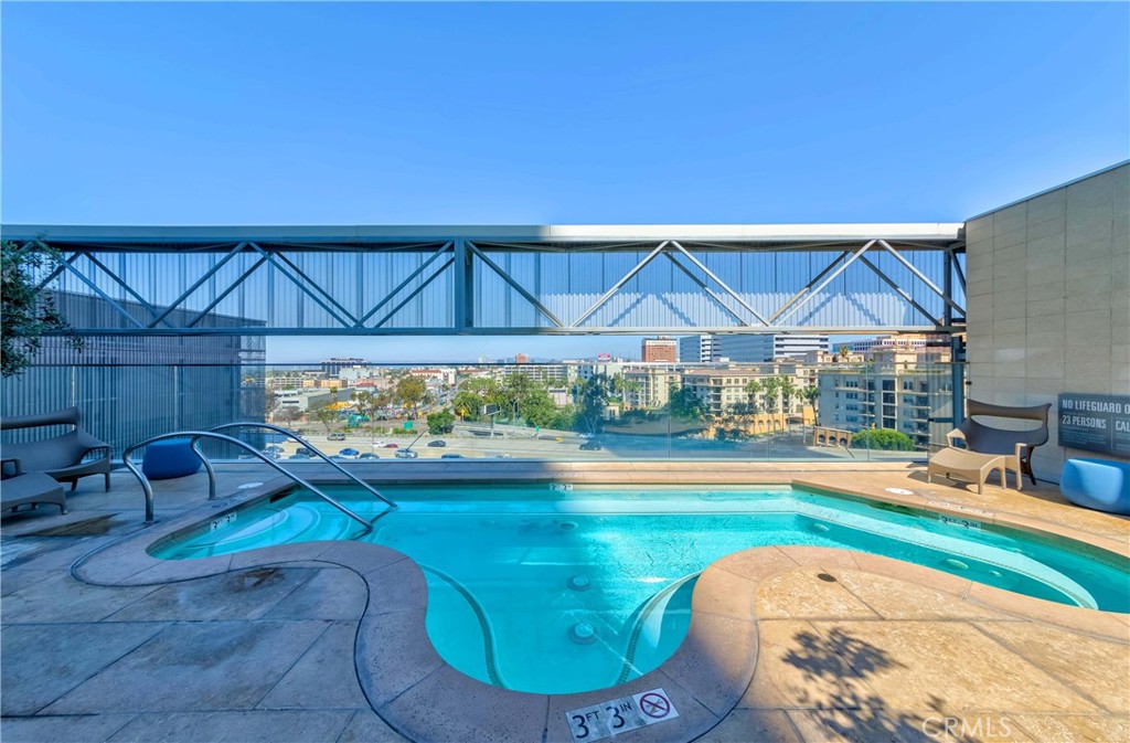 877 Francisco Street 4211