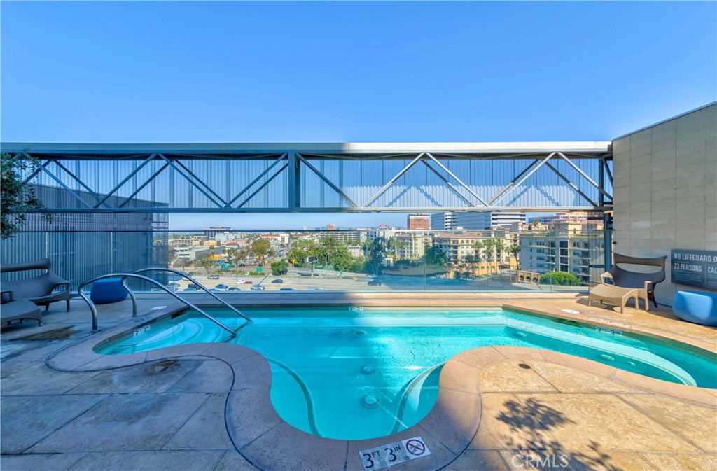877 Francisco Street 4211
