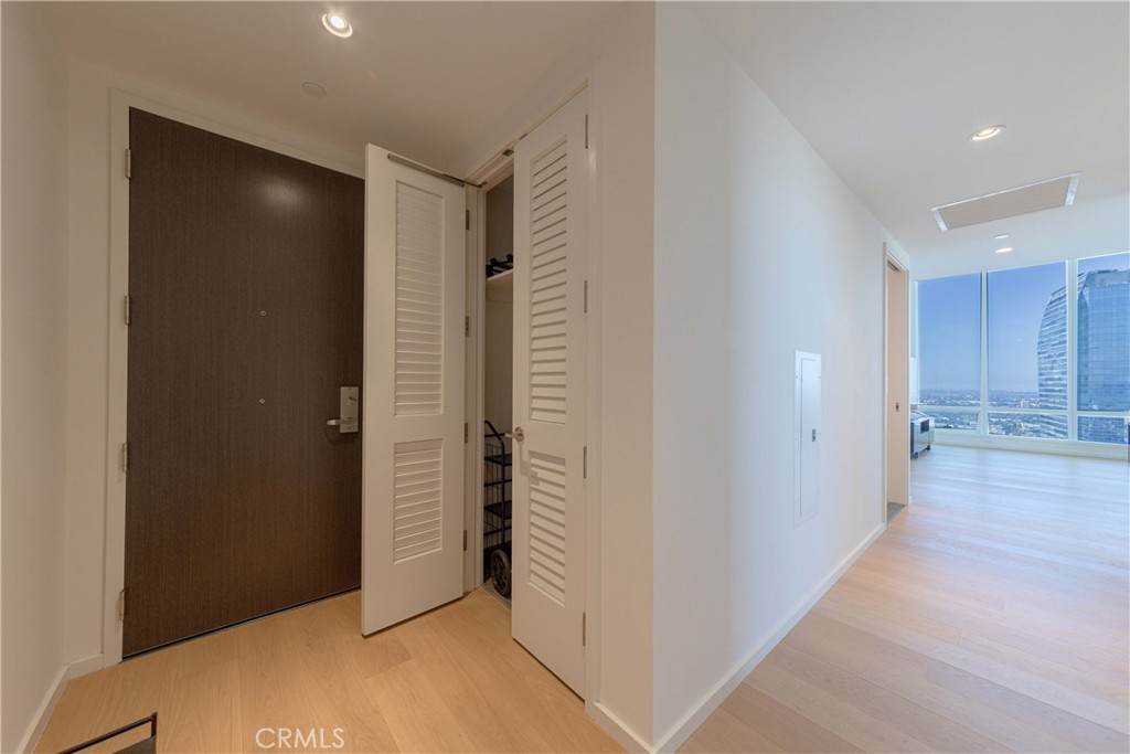 877 Francisco Street 4211