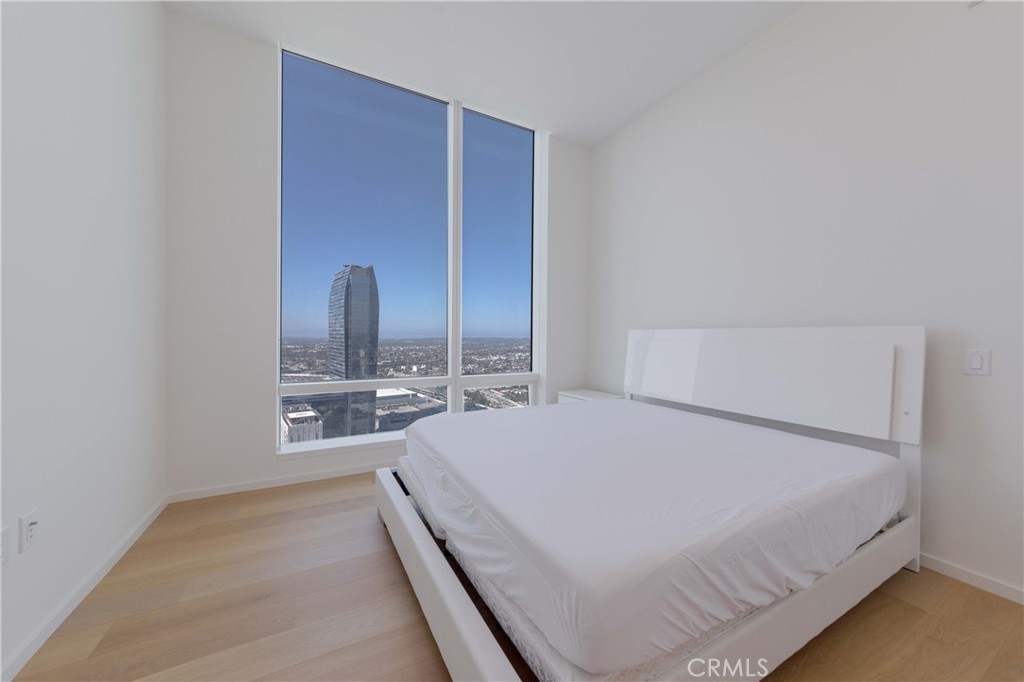 877 Francisco Street 4211