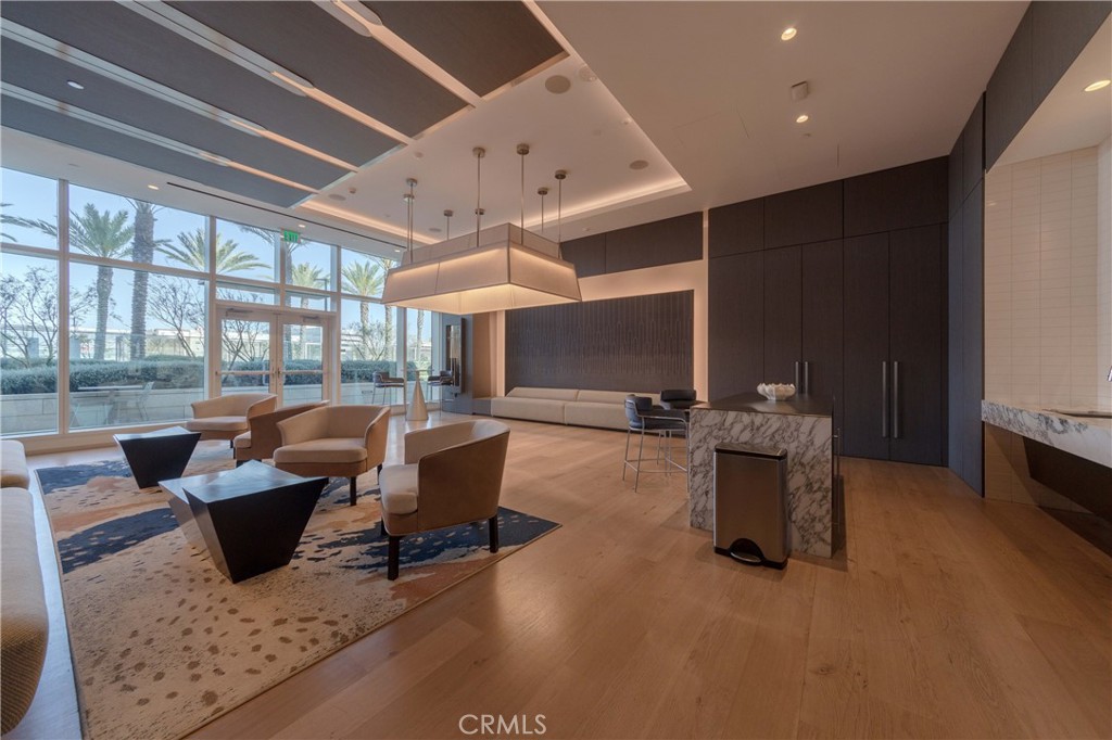 877 Francisco Street 4211