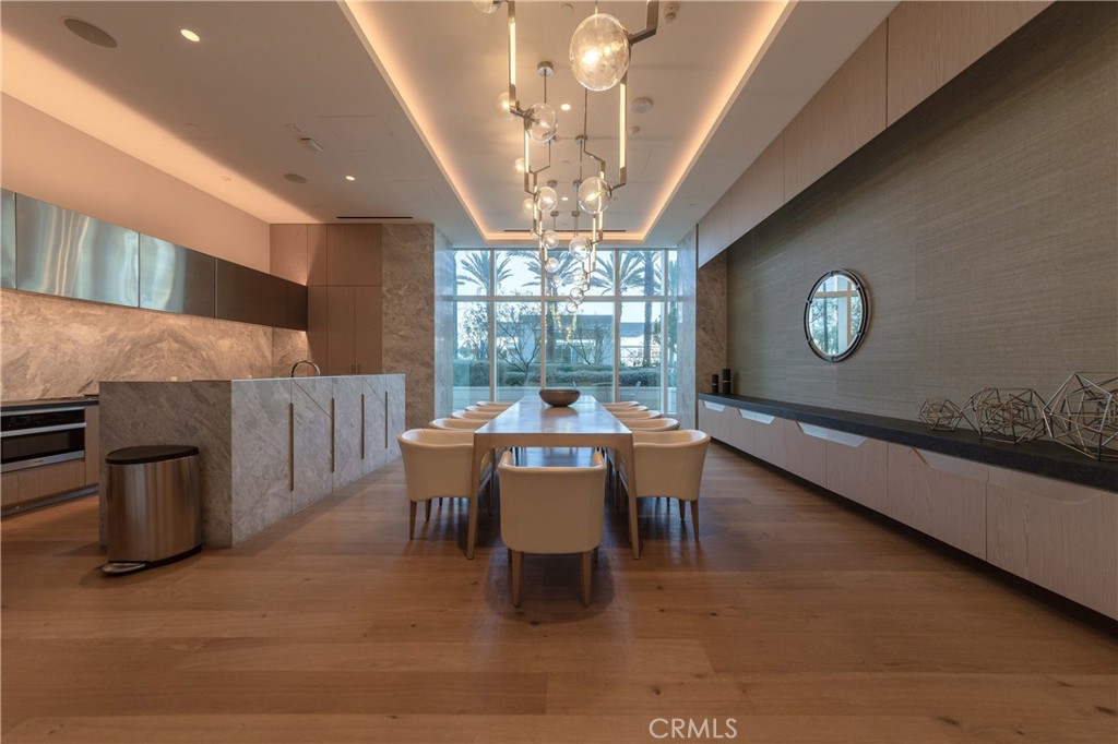 877 Francisco Street 4211