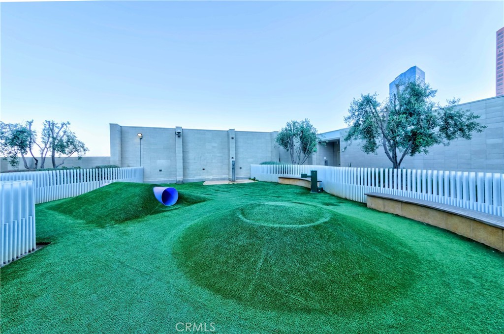 877 Francisco Street 4211