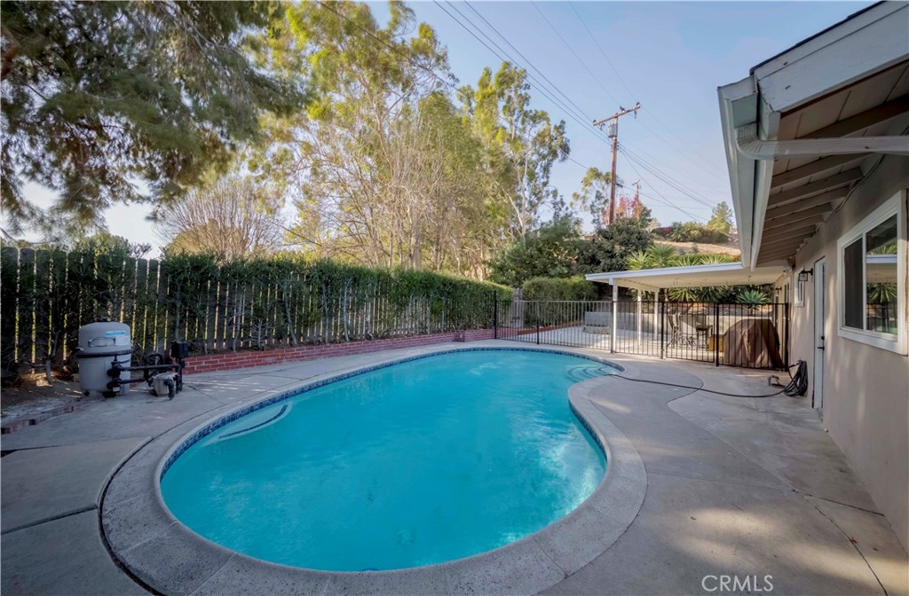 1290 Ponderosa Avenue