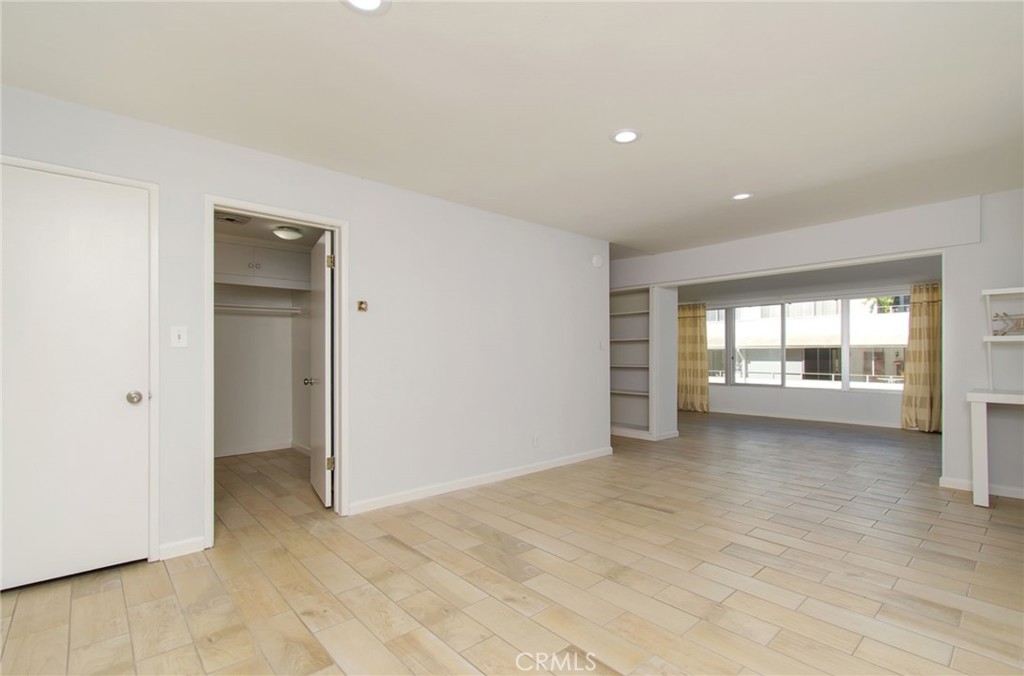 2368 Torrey Pines Road 61