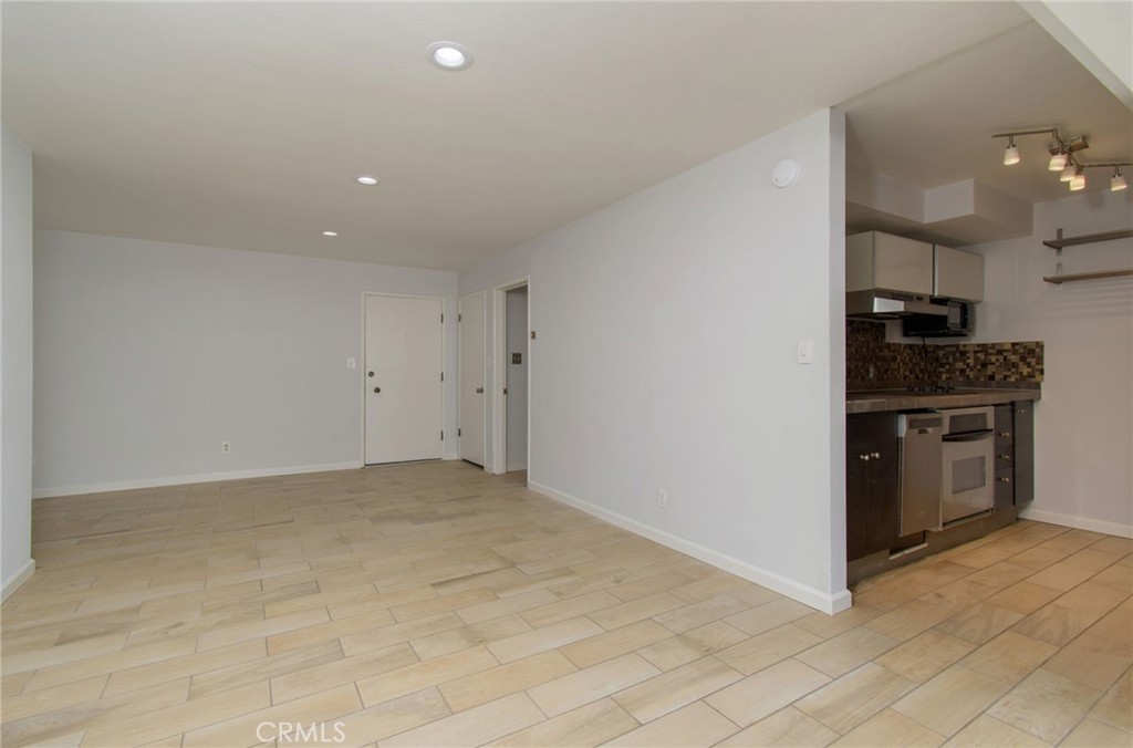 2368 Torrey Pines Road 61