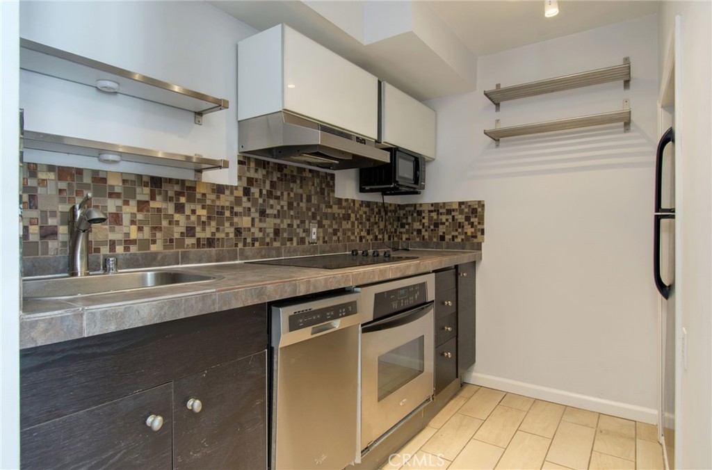 2368 Torrey Pines Road 61