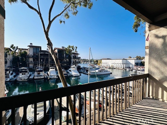6229 NW Marina Pacifica Drive N