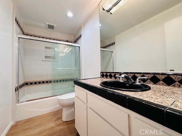 6229 NW Marina Pacifica Drive N