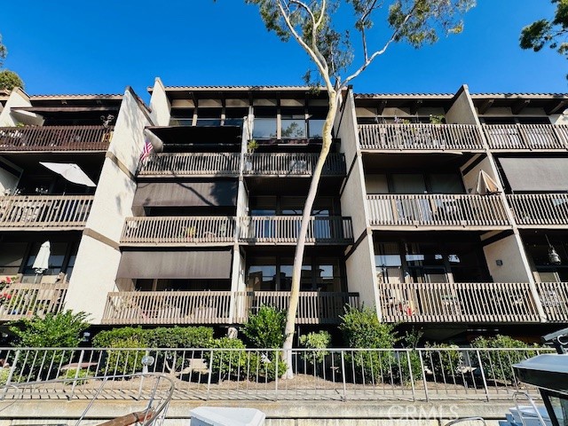 6229 NW Marina Pacifica Drive N