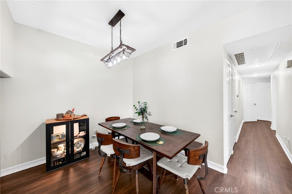 1099 S San Marino