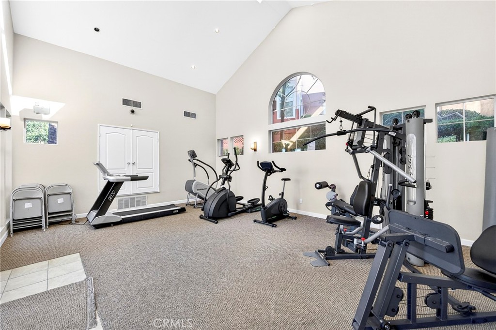 1099 S San Marino
