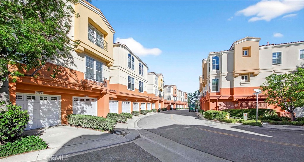 1099 S San Marino