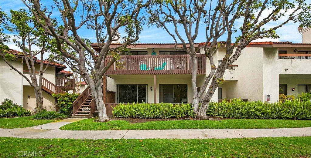 8615 Meadow Brook 101