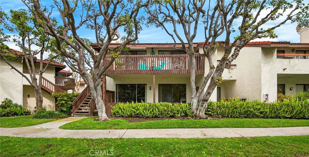 8615 Meadow Brook 101