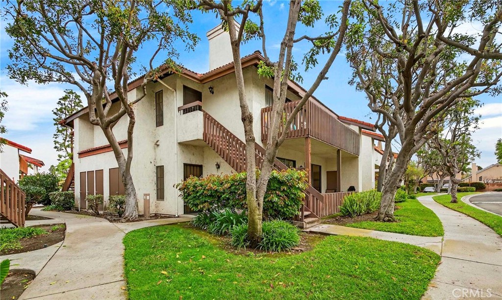 8615 Meadow Brook 101