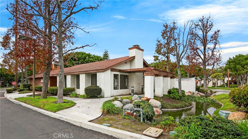 8615 Meadow Brook 101