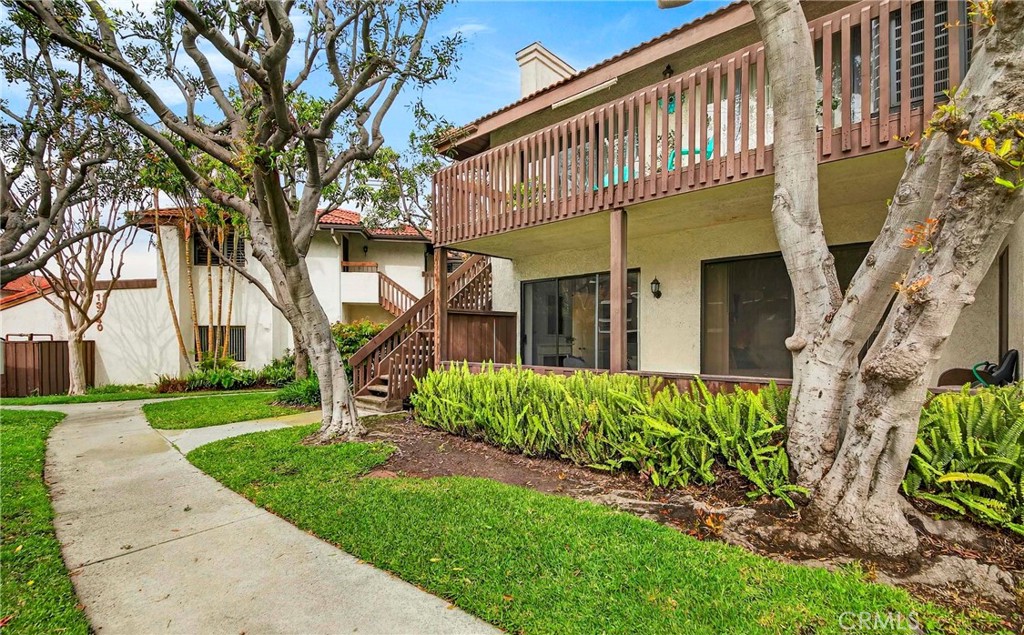 8615 Meadow Brook 101