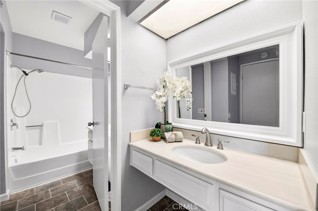 8615 Meadow Brook 101