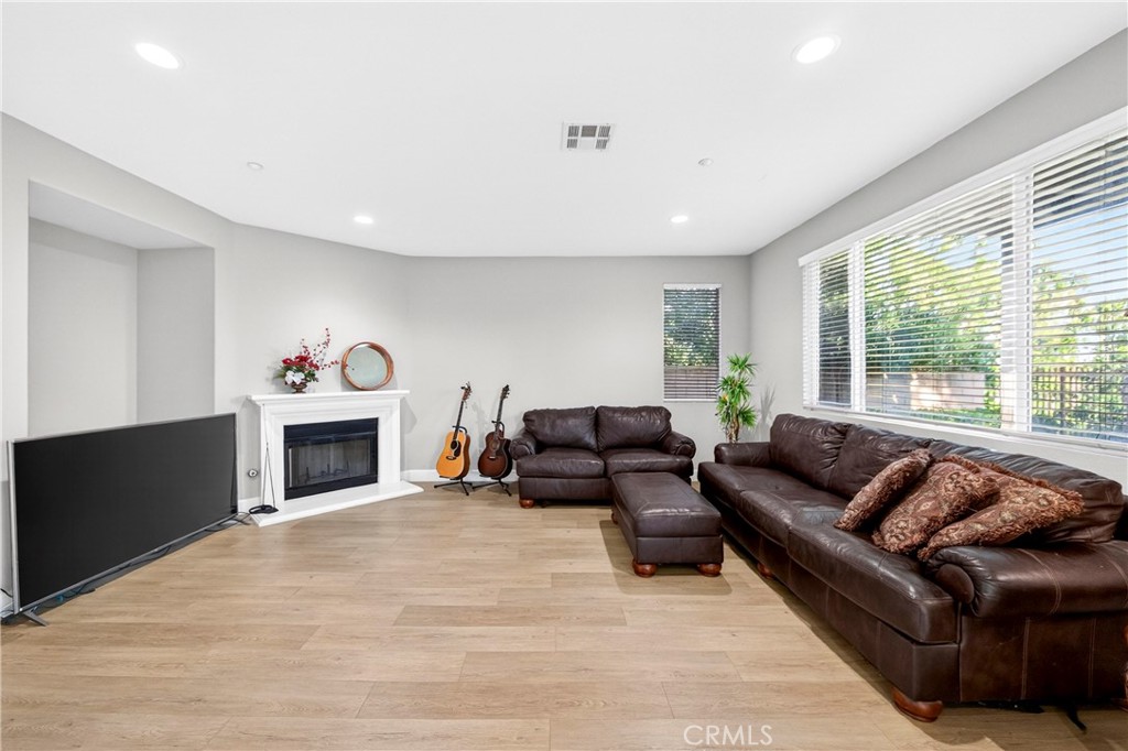 16527 Medinah