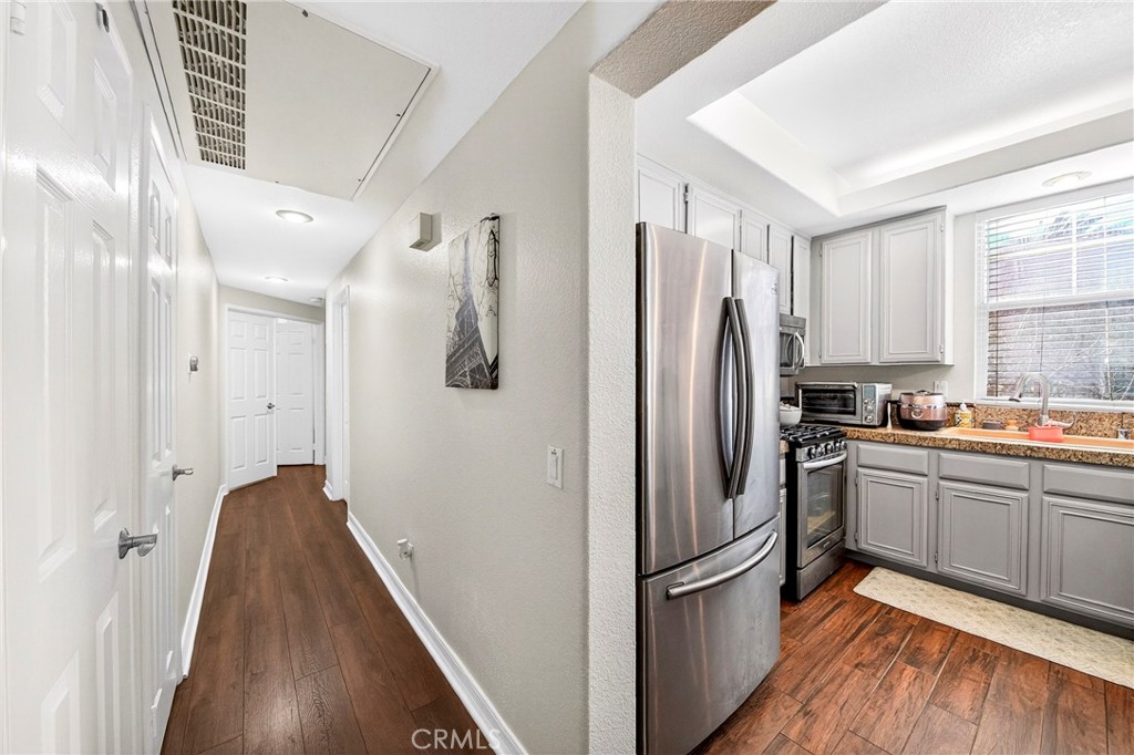 1099 S San Marino