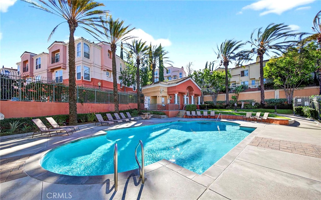 1099 S San Marino