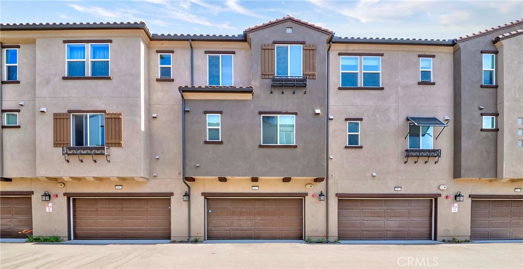 249 N Magnolia 3