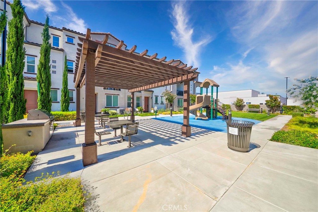 249 N Magnolia 3