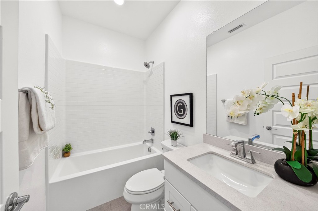 249 N Magnolia 3