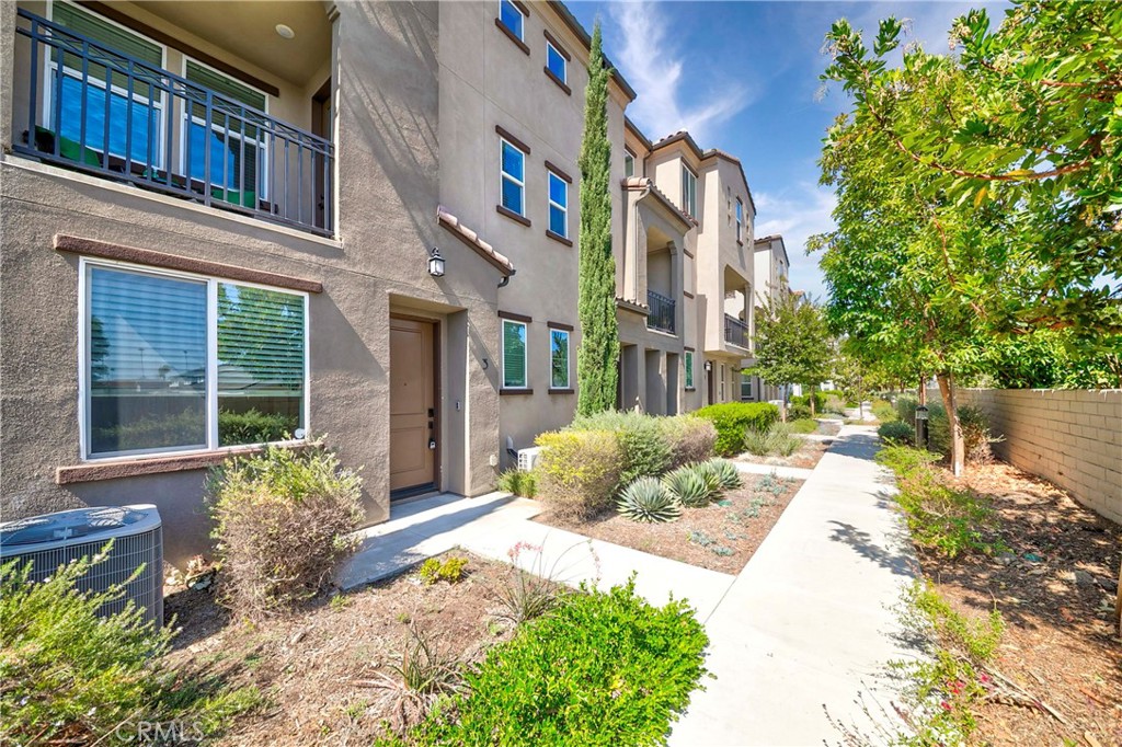 249 N Magnolia 3