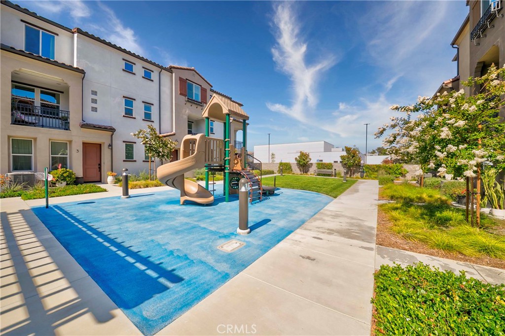 249 N Magnolia 3