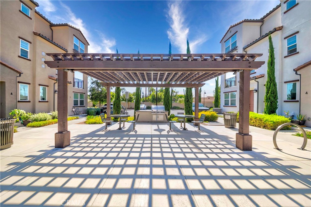 249 N Magnolia 3