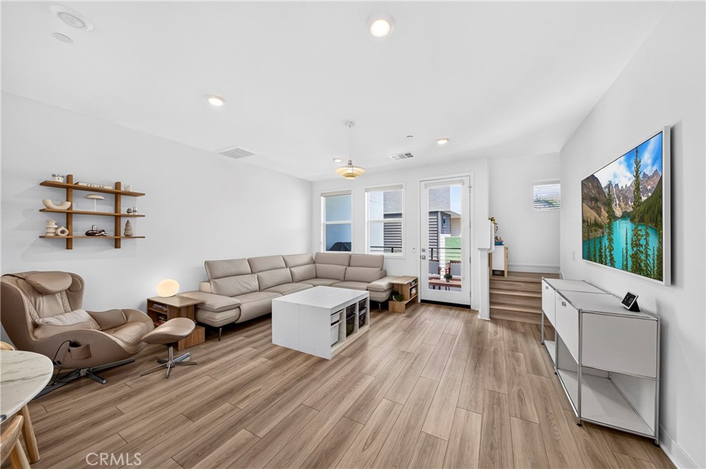 1649 W Lincoln Avenue 103