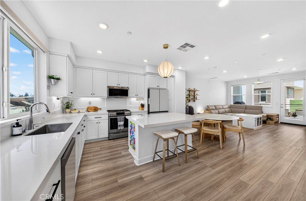 1649 W Lincoln Avenue 103