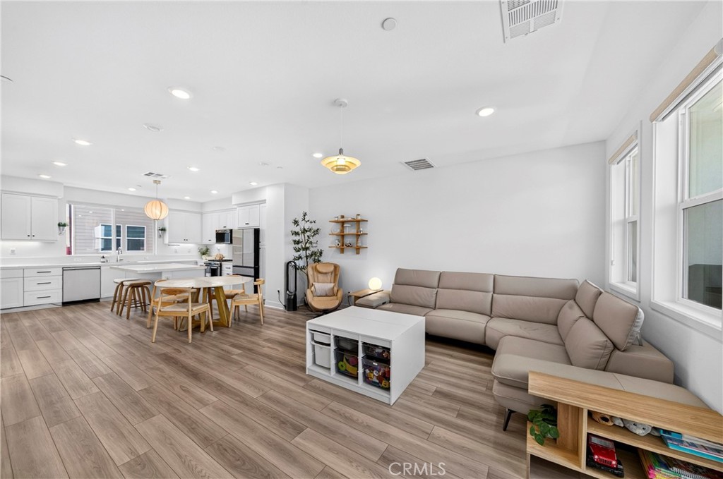 1649 W Lincoln Avenue 103