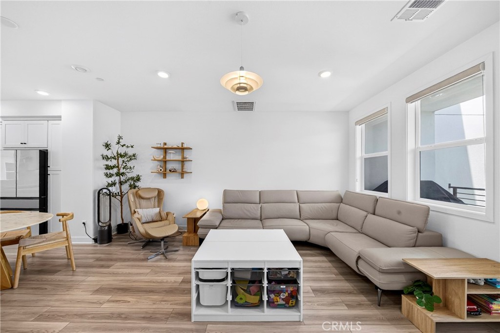 1649 W Lincoln Avenue 103