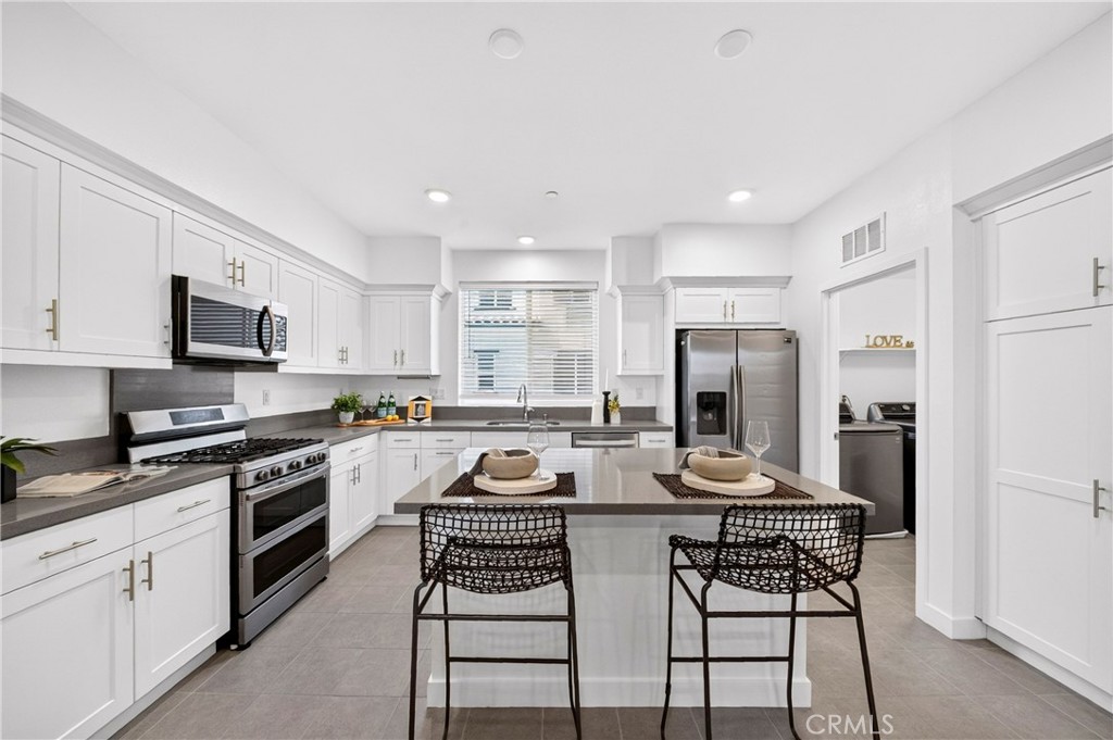 249 N. Magnolia Ave. 3