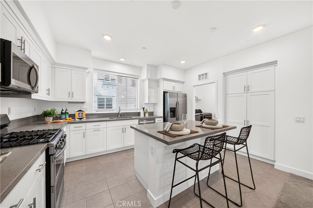 249 N. Magnolia Ave. 3