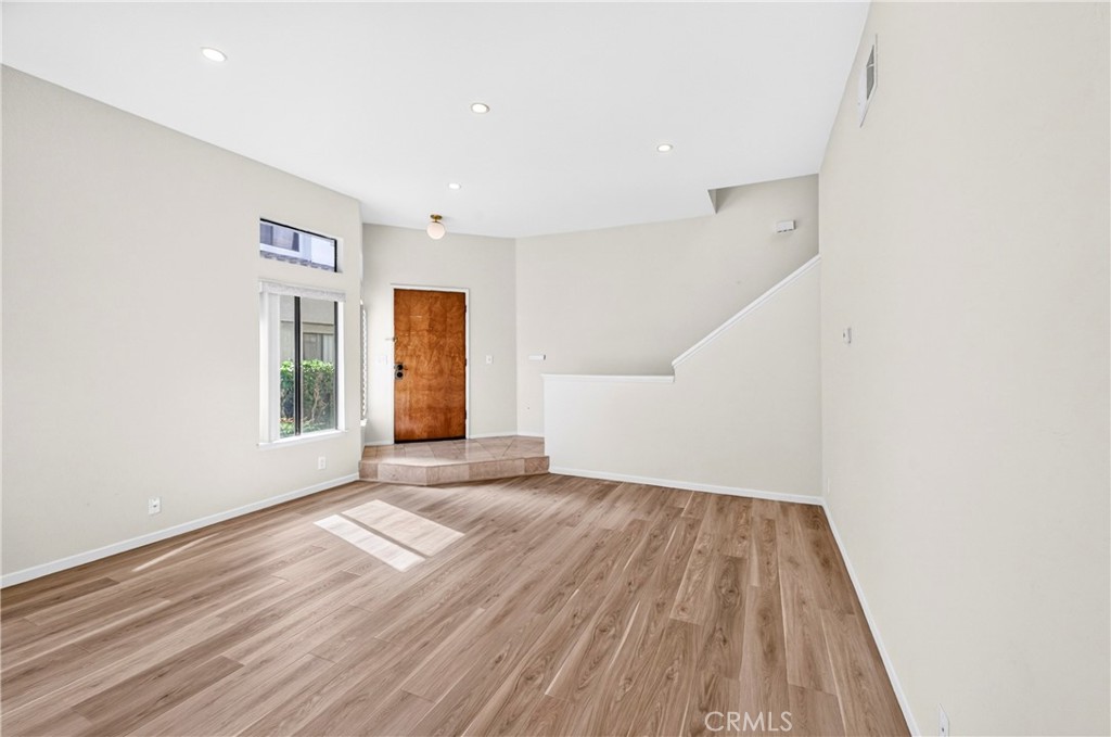 25 Willowcrest