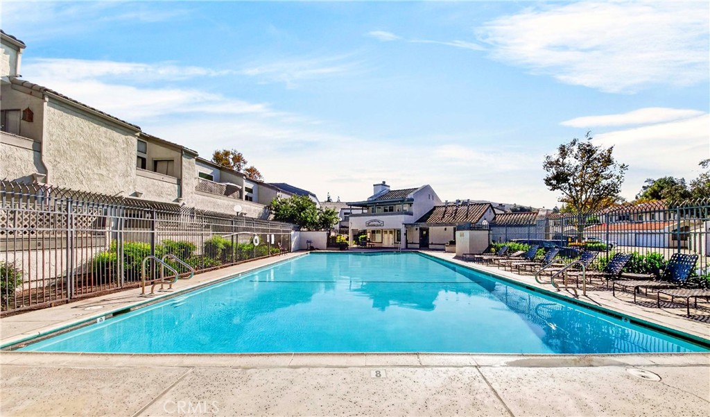 25 Willowcrest
