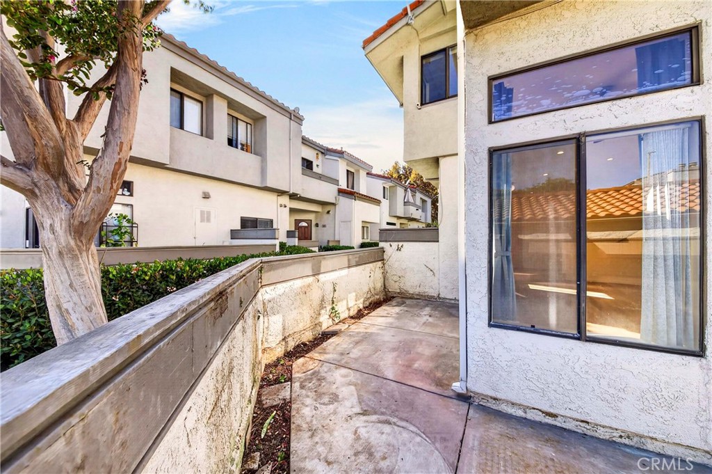 25 Willowcrest
